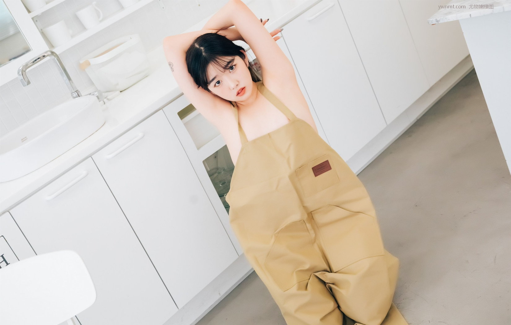 () [ϺLoozyӰ] Nude Ʒʺϼͼ Apron Sonson P.11